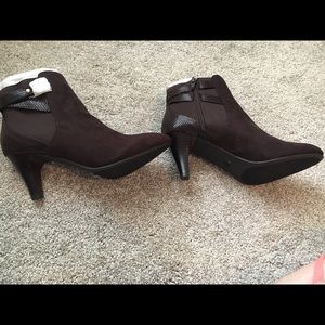Brand- new size 8 dark brown booties- Karen Scott